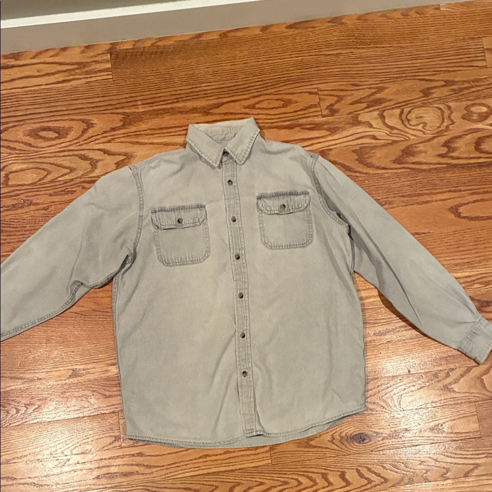 Wrangler Gray Button-Up Shirt medium